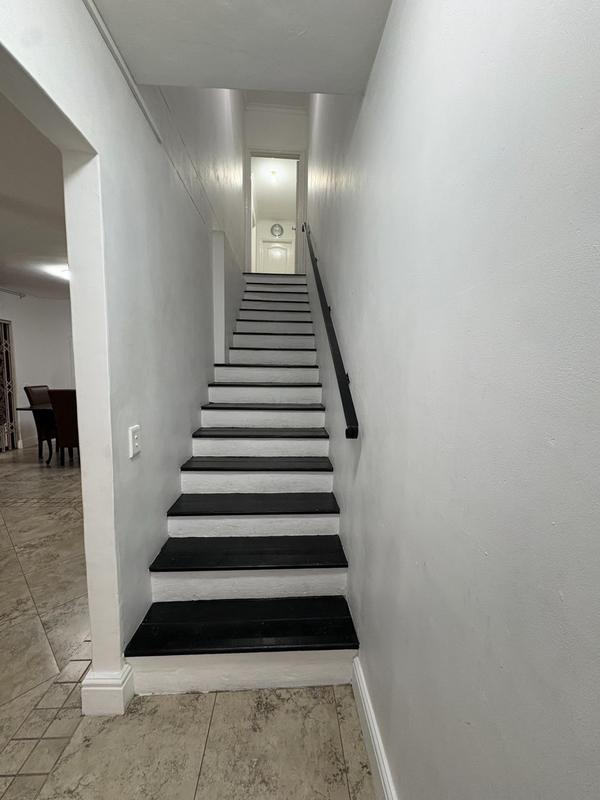 To Let 3 Bedroom Property for Rent in Wetton Western Cape